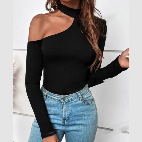 Luxe cutout fitted top - Picture 2 of 9